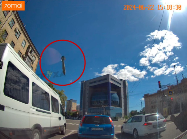 Момент прилёта КАБа в центр Харькова попал на видео