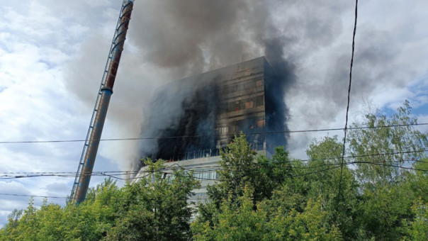 Площадь пожара во Фрязино увеличилась до 5000 квадратных метров