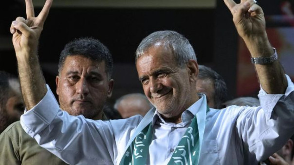 Избирком Ирана назвал Пезешкиана победителем на выборах президента