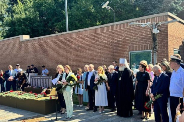 В Москве прошла акция памяти о детях-жертвах украинской агрессии у посольства США