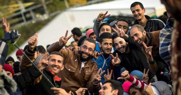 Тем, кто говорит, что противники ТАКОЙ иммиграции расшатывают ситуацию в России.