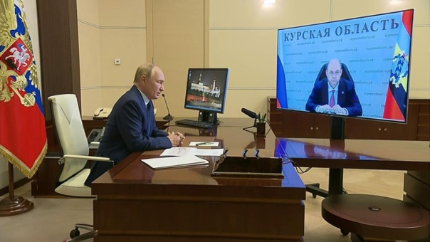Путин по видеосвязи пообщался с врио курского губернатора Алексеем Смирновым.