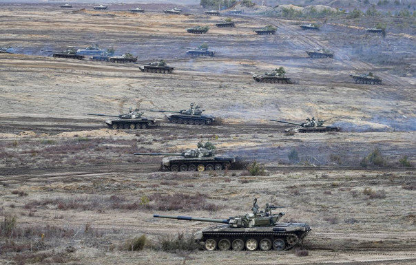 Белорусская армия перебрасывает танки к украинской границе