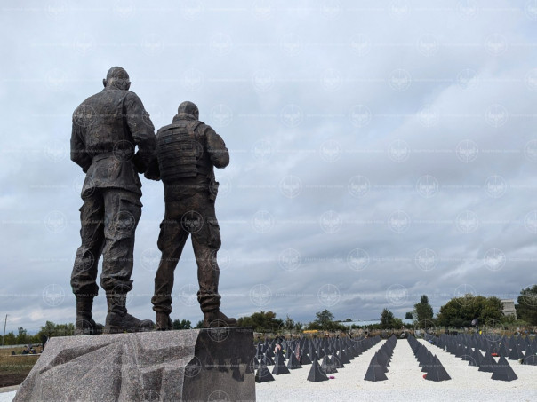 «Быть воином – жить вечно!»: в Самарской области открыли памятник основателям ЧВК «Вагнер»