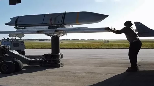 США планируют передать Украине новые дальнобойные ракеты