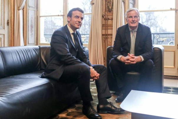 Лебедь, рак и щука французского парламента позволили Макрону назначить премьер-министром представителя меньшинства