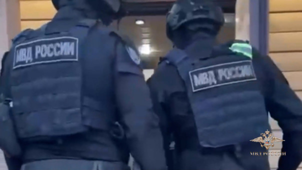 Владельцы хостелов задержаны в Петербурге за легализацию 900 мигрантов