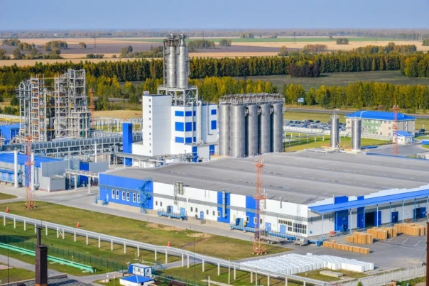 Объём промпроизводства в РФ в августе 2024 вырос на 2,7% (относительно августа 2023)