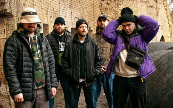 Массовые облавы на Украине из-за провалов на фронте: сразу 3 музыкальных группы забрали в ТЦК прямо во время концерта в Харькове