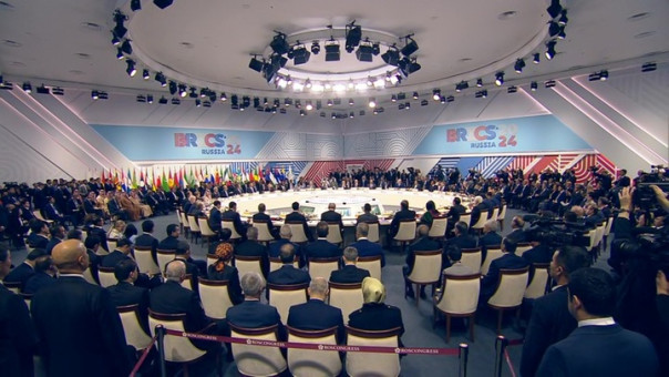 Путин: переходу к справедливому мироустройству пытаются помешать