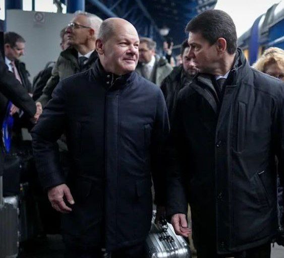 Шольц срочно приехал в Киев на фоне общей ухудшения ситуации на фронте для ВСУ и панических ожиданий от скорого прихода Трампа.