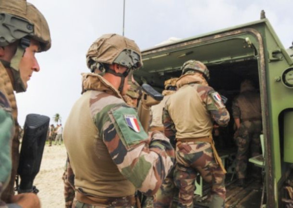 В парламенте Франции призвали отправить на Украину военных инструкторов