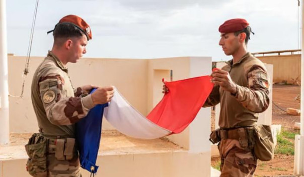 Сенегал и Чад просят Францию на выход