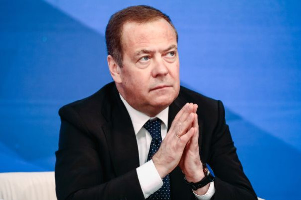 На основе реалий. Медведев назвал условие для начала переговоров с Украиной