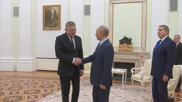 Фицо назвал свой визит в Москву ответом на слова Зеленского