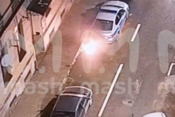 65-летний пенсионер Зелинский поджёг полицейскую машину в Москве | В Курске доцент КГУ арестован за попытку поджога полицейской машины.