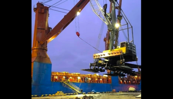 Причиной крушения флагманского сухогруза МО России стал теракт