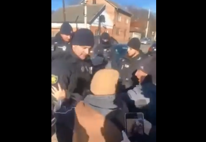 На Украине очередной «доброволец» скончался во время силовой могилизации | Против забаррикадировавшихся в помещении военкомата мужчин применили газ