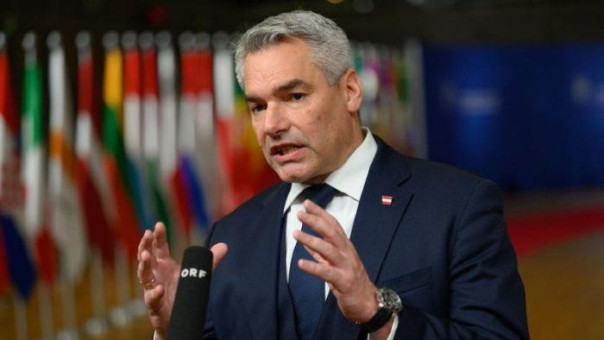 Что выбило австрийского канцлера из седла?