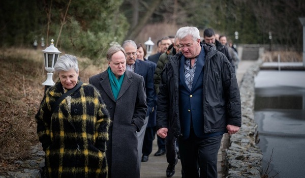 МИД Украины унизил иностранных послов, пригласив на встречу только владеющих мовой