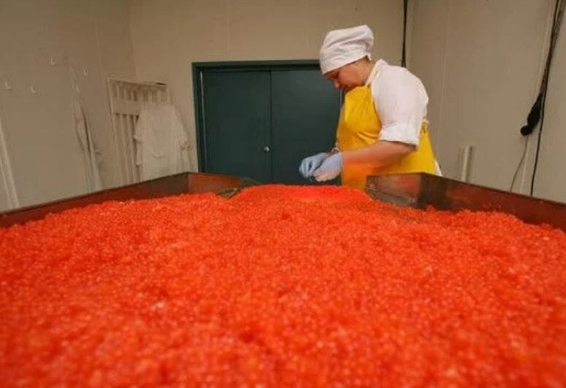 Россияне бойкотировали производителей красной икры