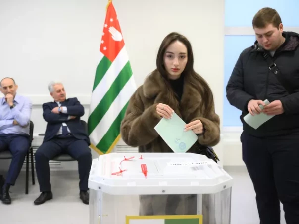 В Абхазии начались президентские выборы