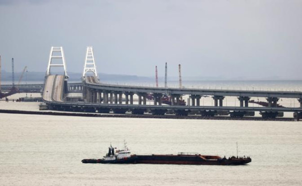 Перевозчиков автомобиля для подрыва Крымского моста задержали на Кубани