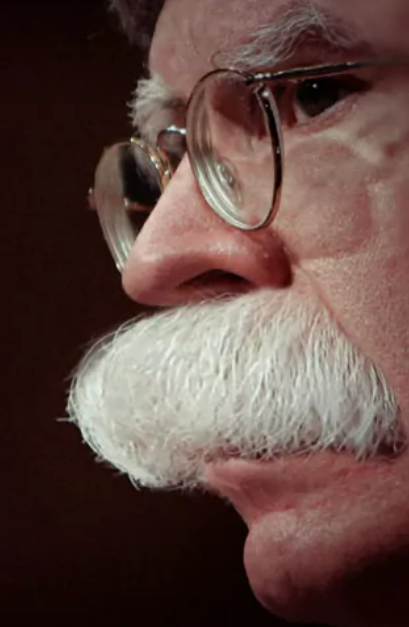 «Как бы это ни было спорно» – Болтон допускает вооружённый госпереворот в США