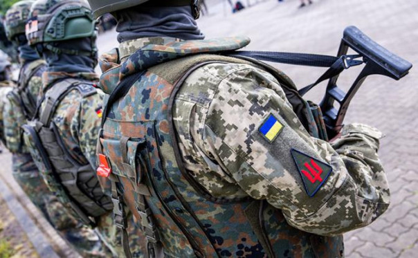 Под Покровск прибыли 8 тыс. «камикадзе», среди них «Хищники» и «Черепа». Зеленскому срочно нужна «перемога»