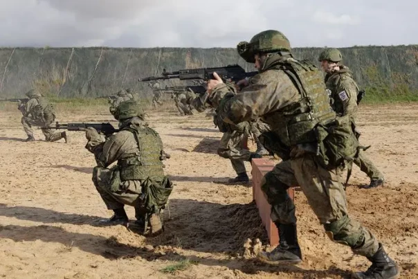 Дара Массикот (США): 14 новых дивизий Путина — это десятки тысяч страшных по своей силе «штыков» ВДВ и морской пехоты