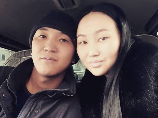 «Вернулись вместе, но он - в гробу": медик из Тувы рассказала, как вывозила тело погибшего мужа с фронта