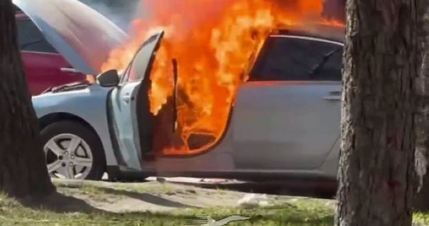 В Ровно теракт. СВУ сработало в автомобиле. Двое человек ранены.