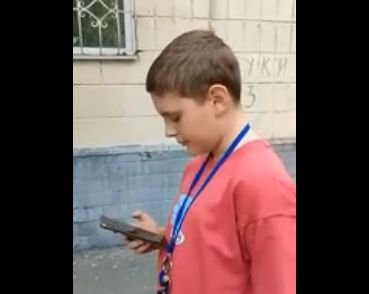 Киевлянка сдала в полицию мать ребенка, который слушал русскую музыку (видео)