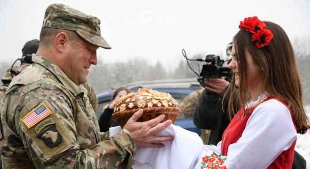 Пентагон не перестанет вести гибридную войну против России