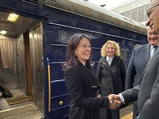 Глава МИД Германии Бербок приехала в Киев