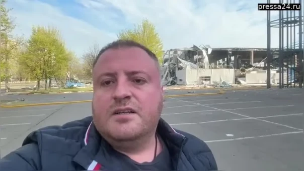 В Херсоне в районе 7.45 утра ВКС России нанесли удары по Ледовому дворцу, где размещался личный состав ВСУ