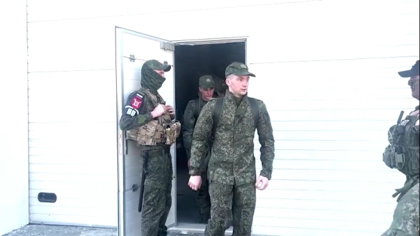 19 апреля в результате переговорного процесса с подконтрольной киевскому режиму территории возвращены 246 российских военнослужащих