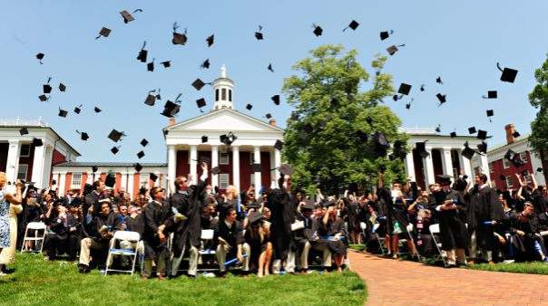 США: Обмануто целое поколение, оно погрязло во вредных иллюзиях и образовательных долгах