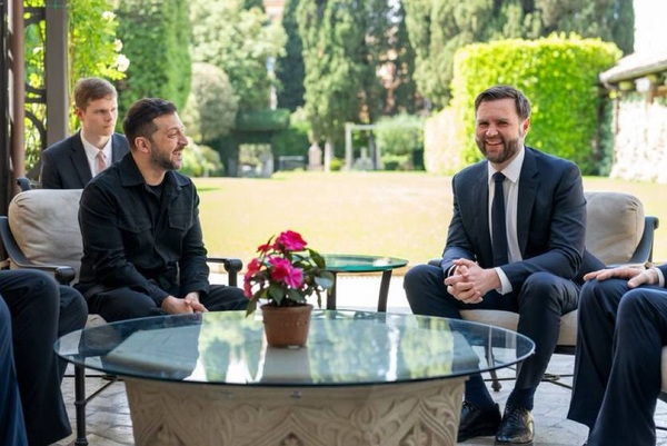 «Теперь платит он!» Депутата Рады разозлило веселье Зеленского на фото со встречи с Вэнсом