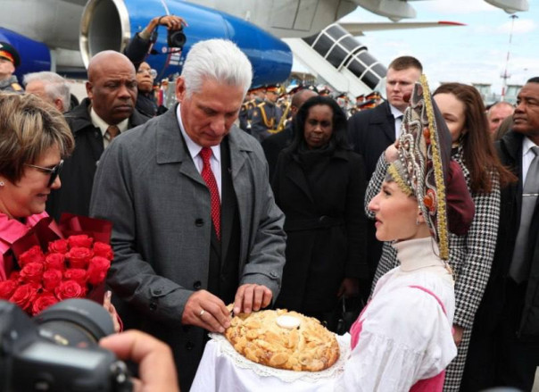 Президент Кубы прилетел в Россию на празднование 80-й годовщины Победы