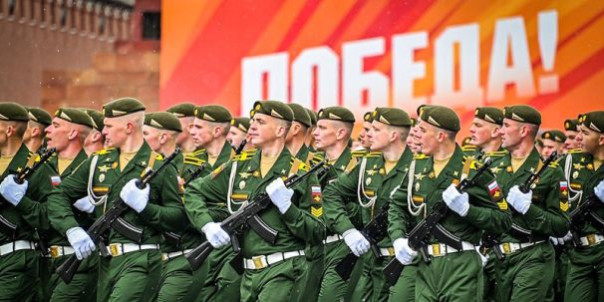 Депутаты Европарламента намерены приехать в Москву на торжества 9 Мая