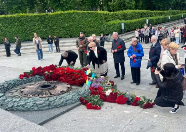 Украина, несмотря на оккупацию нацистским режимом, праздновала День Победы