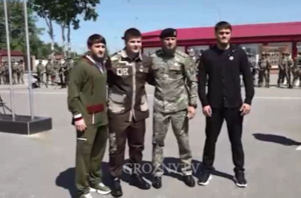 Адаму Кадырову вручили очередную медаль — на этот раз за вклад в развитие Росгвардии