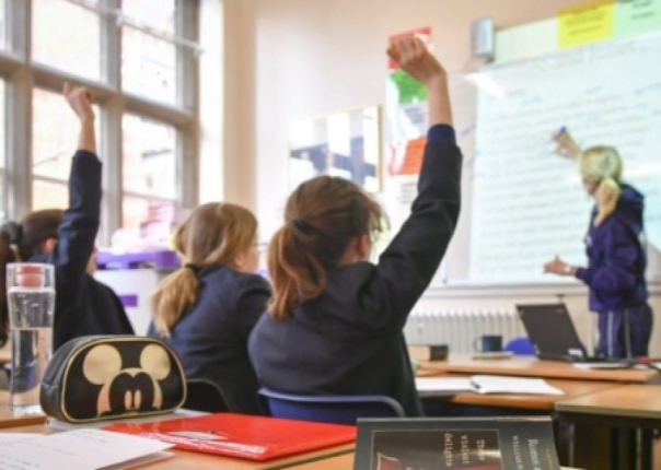 Украинские беженцы в Британии жалуются, что из детей заставляют учить русский язык