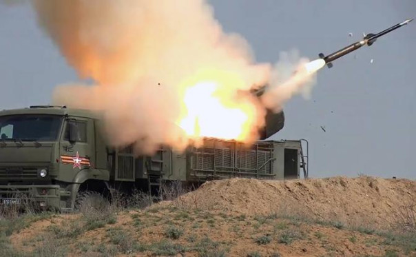 Воздушная тревога: Дроны ВСУ ежесуточно роями рвутся к Москве. Пока — сбиваем. Но всему есть предел