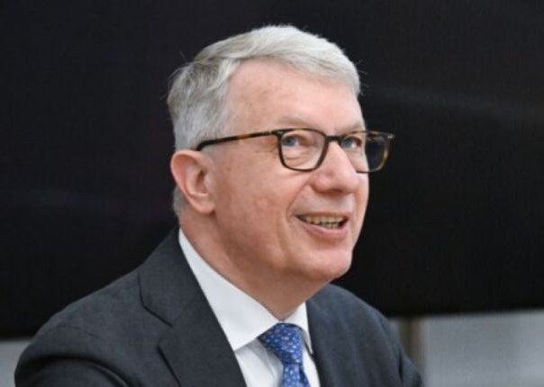 «Если не будет мирного договора — конфликт продолжится». Евродепутат Картайзер уверен в победе России над Украиной