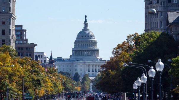 Американцы после атаки на Иран выступают на митингах против войны