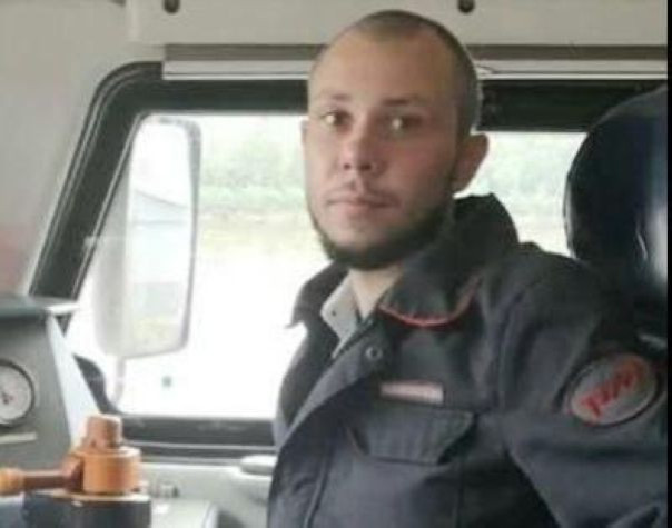 В РЖД рассказали о героическом поступке машиниста, трагически погибшего в результате обрушения моста в Брянской области.