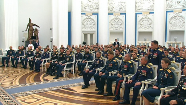 В Кремле проходит встреча Путина с участниками программы «Время героев»