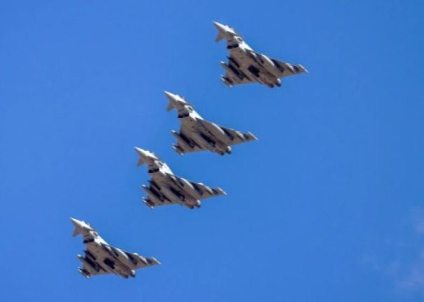 Британия перебрасывает войска и истребители на Ближний Восток